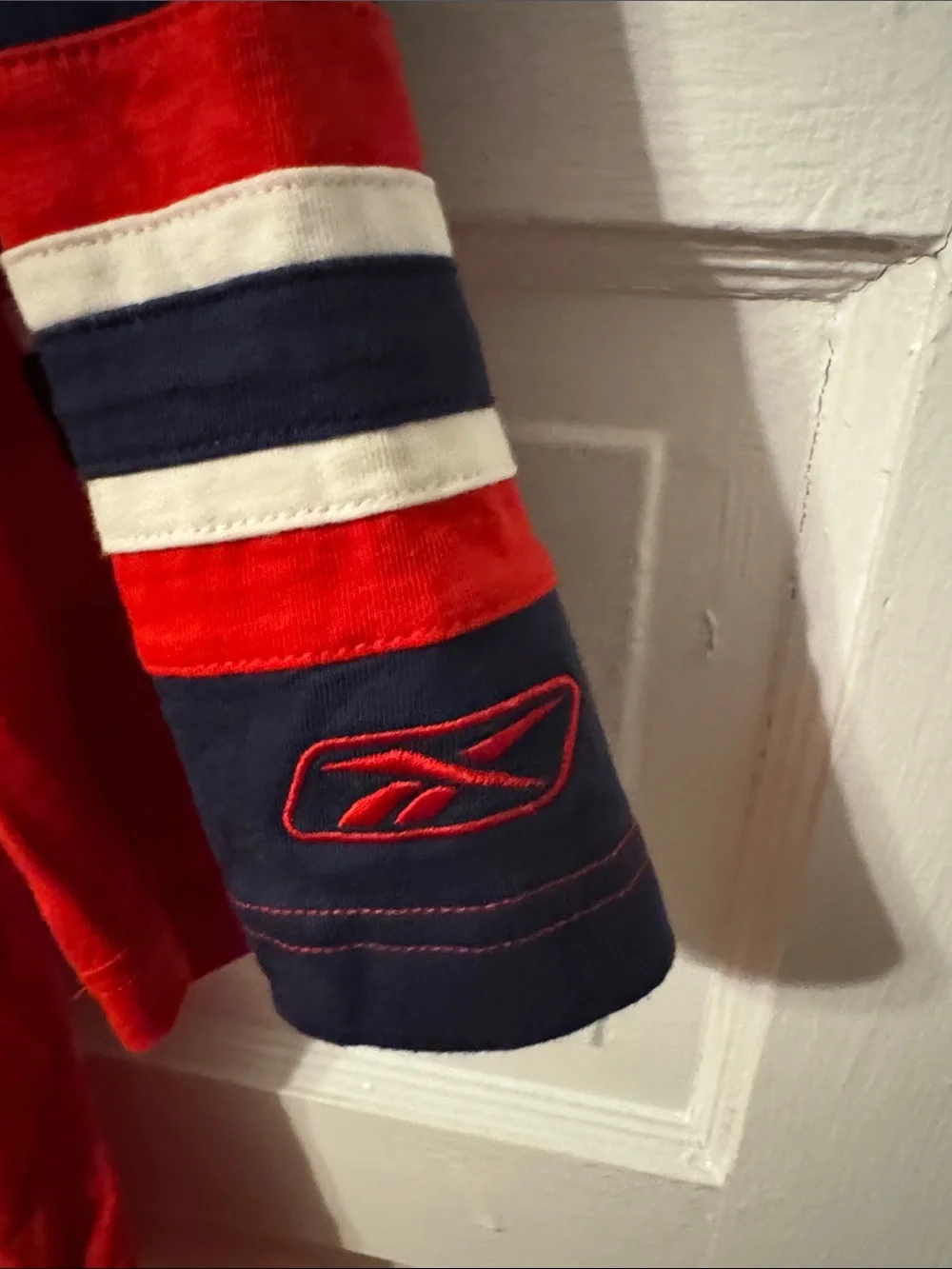 Reebok Men’s Red & Navy New England Patriots Short Sleeve Tee - Picture 4 of 5